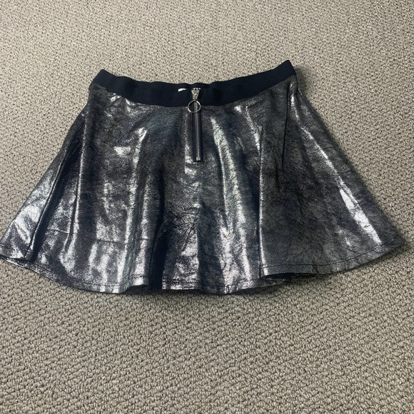 MIA Womens Skater Skirt Size XL Silver‎ Metallic Front Zip Unlined Plated NWT - Picture 1 of 8